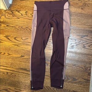 Athleta Two-Tone Plum Active Leggings with Dusty Rose Panels